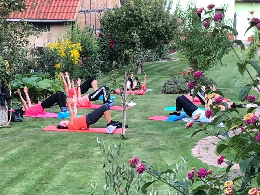 Pilates im Garten